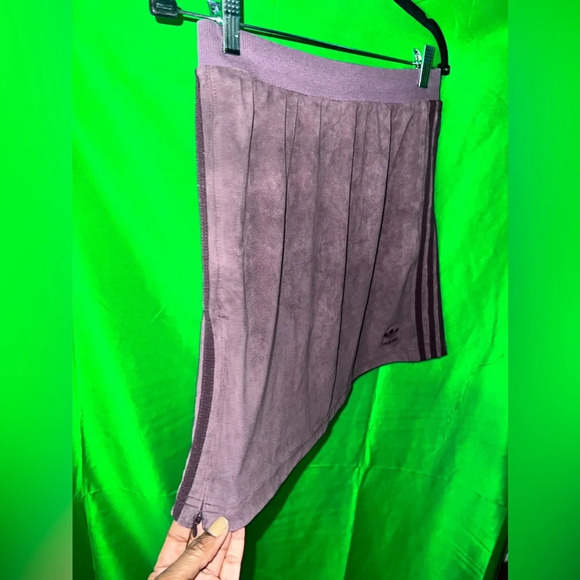 Adidas Velvet Mini Skirt size Medium - Picture 4 of 12